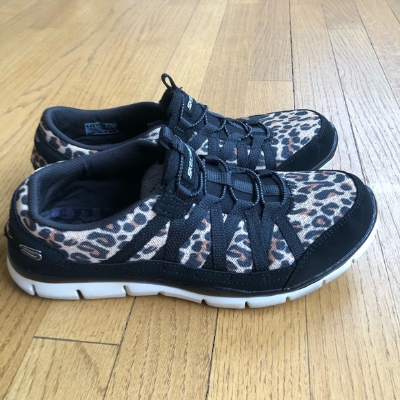Sketchers Air- Cooled memory Foam sneakers size 7 leopard - Picture 1 of 7